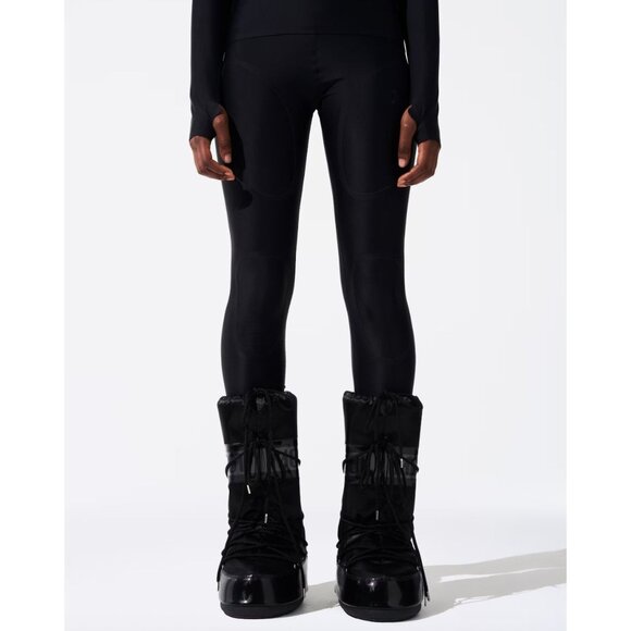 Perfect Moment Compression Legging in Black - Picture 2 of 4